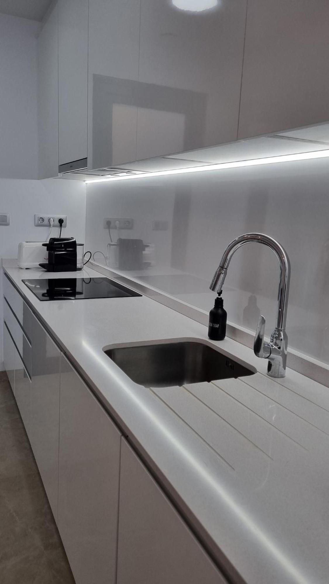Sunset Cliffs Seaside Apartment 베니돔 외부 사진